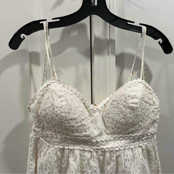 Lily Pulitzer size 6 lace dress. - Picture 3 of 4